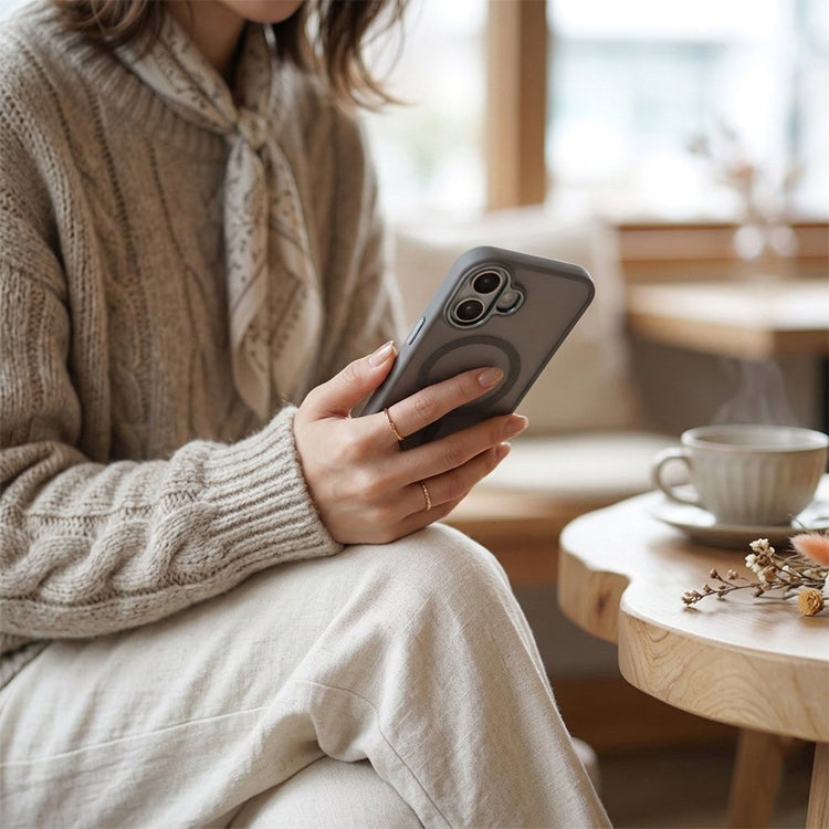 【マットで上品な質感】Metal-Hole iPhoneケース MagSafe対応